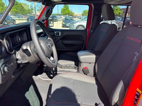 Used 2025 Jeep Wrangler Unlimited Rubicon AWD/4WD image 25
