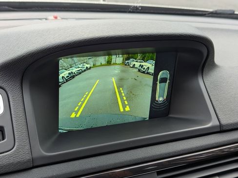 Used 2016 Volvo XC70 T5 Premier w/ Proximity Package image 19