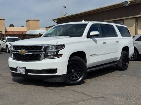 Used 2019 Chevrolet Suburban LT image 2