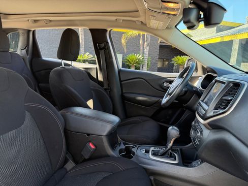 Used 2017 Jeep Cherokee 75th Anniversary image 19