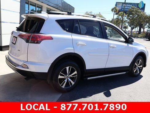 Used 2018 Toyota RAV4 XLE image 9