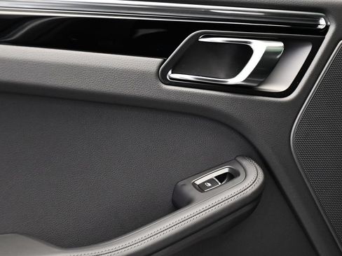 Certified 2026 Porsche Macan Turbo AWD/4WD image 44