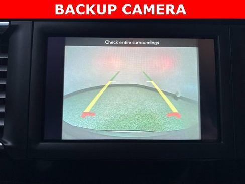 Used 2020 Chrysler Voyager L image 2