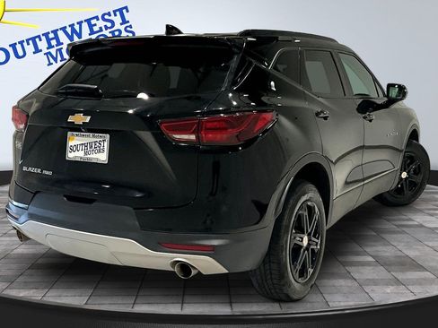 Used 2024 Chevrolet Blazer LT AWD/4WD image 7