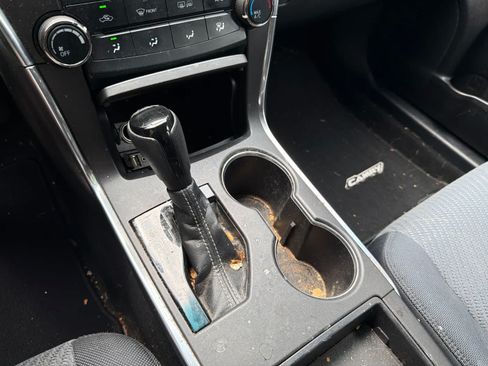 Used 2015 Toyota Camry LE FWD image 23
