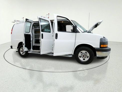 Used 2020 GMC Savana 2500 w/ Driver Convenience Package RWD image 15