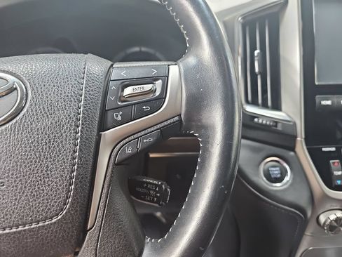 Used 2016 Toyota Land Cruiser AWD/4WD image 23