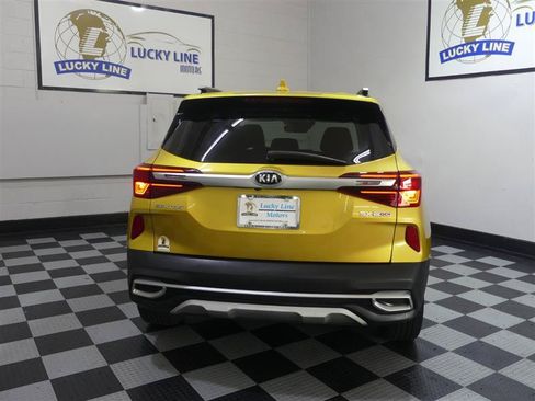 Used 2021 Kia Seltos SX w/ SX Sunroof Package AWD/4WD image 8