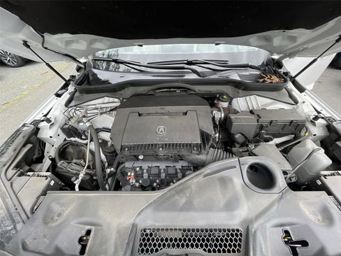 Used 2023 Acura MDX SH-AWD w/ Technology Package image 11