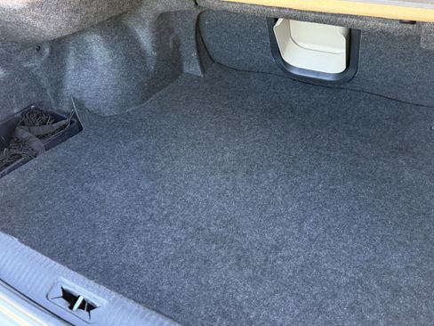 Used 2011 Toyota Avalon Limited image 32