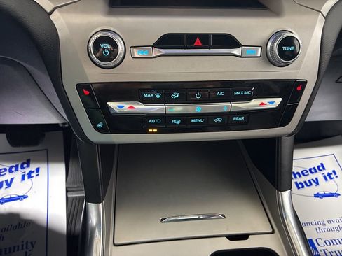 Used 2023 Ford Explorer XLT w/ Equipment Group 202A image 21