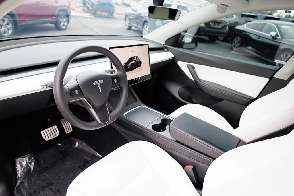 Used 2022 Tesla Model Y Performance AWD/4WD image 22