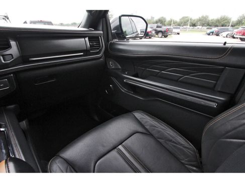 Used 2024 Ford Expedition Max Platinum RWD image 13