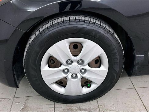 Used 2016 Kia Forte LX image 34