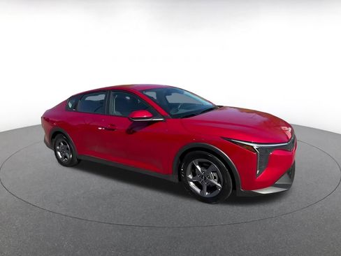 Used 2025 Kia K4 LXS image 2