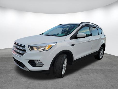 Used 2018 Ford Escape SE w/ Ford Safe & Smart Package image 3