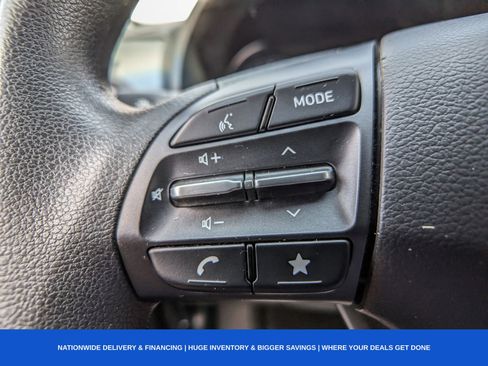 Used 2022 Hyundai Kona SE image 34