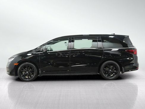 Used 2024 Honda Odyssey Sport image 2