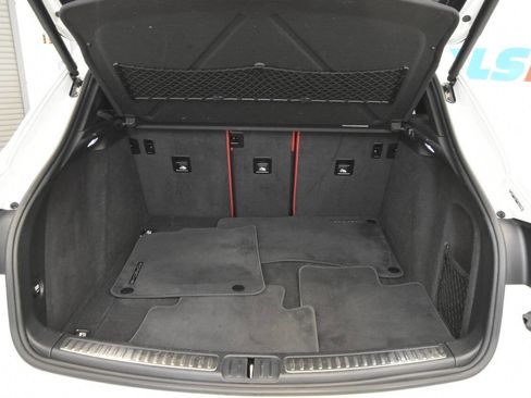 Used 2020 Porsche Macan S image 33