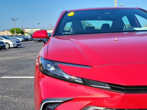 Used 2026 Toyota Camry LE image 7