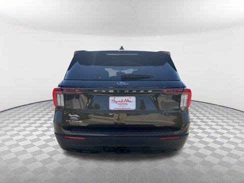 Used 2025 Ford Explorer Active RWD image 15
