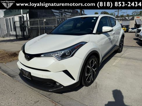 Used 2018 Toyota C-HR XLE image 3