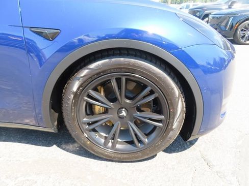 Used 2022 Tesla Model Y Long Range AWD/4WD image 11