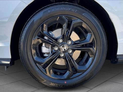 New 2025 Honda Accord SE image 11