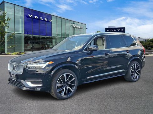 Certified 2023 Volvo XC90 B5 Plus w/ Protection Package Premier image 3