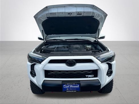 Used 2019 Toyota 4Runner TRD Off-Road Premium AWD/4WD image 4