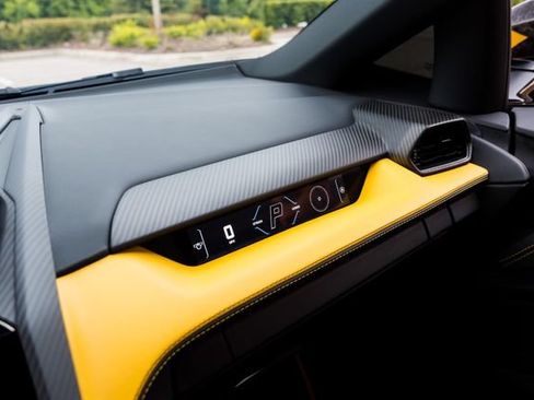 Used 2025 Lamborghini Revuelto AWD/4WD image 33