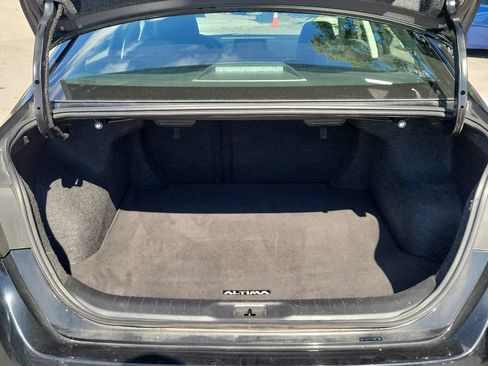 Used 2025 Nissan Altima 2.5 SV FWD image 7
