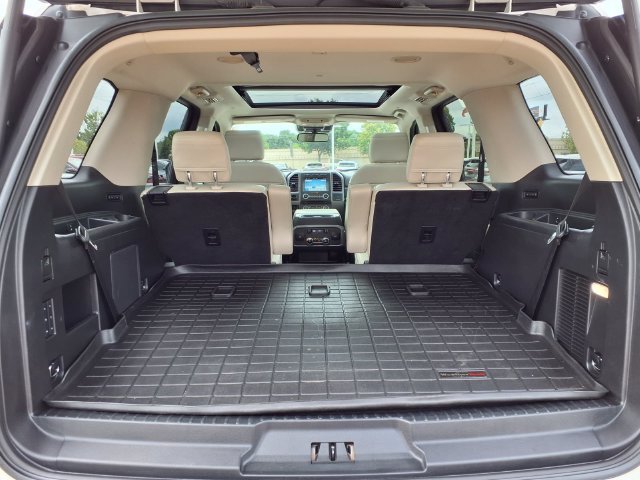 Used 2018 Ford Expedition Platinum RWD image 25