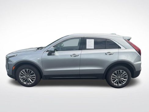 Used 2025 Cadillac XT4 Premium Luxury FWD image 3
