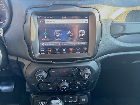 Used 2022 Jeep Renegade Trailhawk image 12