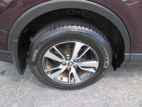 Used 2017 Toyota RAV4 XLE AWD/4WD image 31