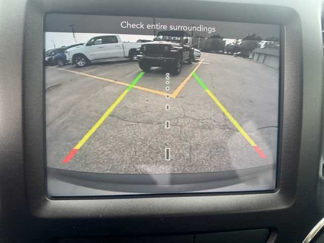 Used 2020 Jeep Cherokee Trailhawk w/ Cold Weather Group AWD/4WD image 15