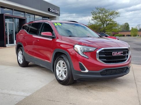 Used 2020 GMC Terrain SLE w/ Driver Convenience Package FWD image 3