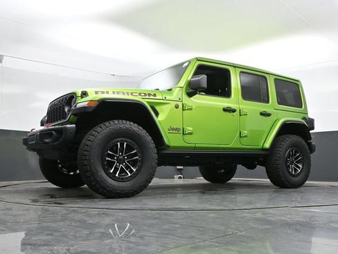 Used 2025 Jeep Wrangler Unlimited Rubicon AWD/4WD image 45