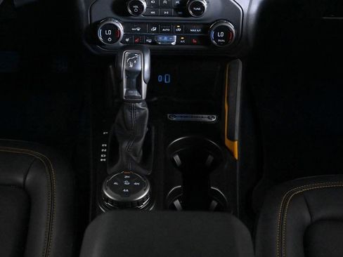 Used 2023 Ford Bronco Badlands image 14