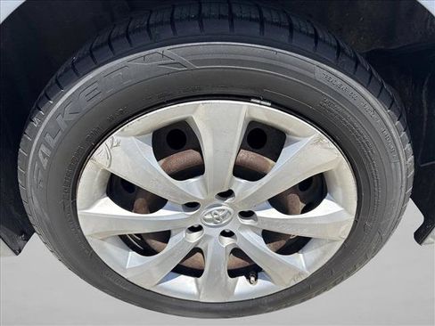 Used 2020 Toyota Corolla LE FWD image 18