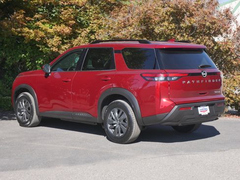 Certified 2024 Nissan Pathfinder SV image 16