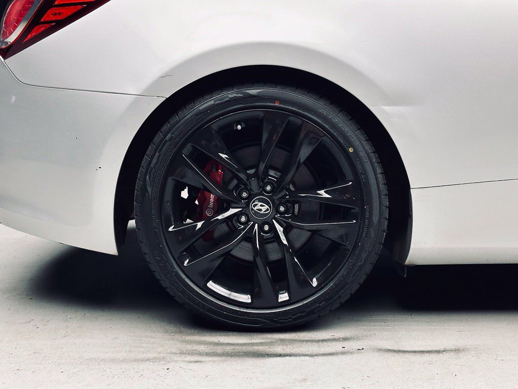 Used 2016 Hyundai Genesis Coupe 3.8 RWD image 34