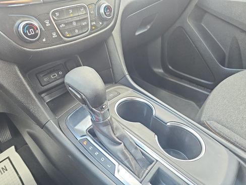 Used 2024 Chevrolet Equinox LT FWD image 25