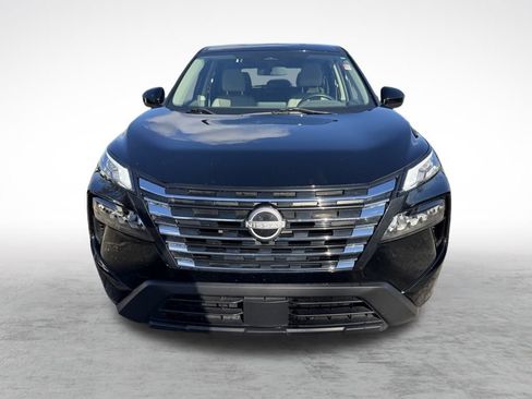 Used 2024 Nissan Rogue SV image 2