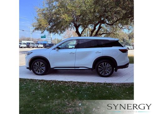 Certified 2026 INFINITI QX60 Luxe w/ Family Package AWD/4WD image 9
