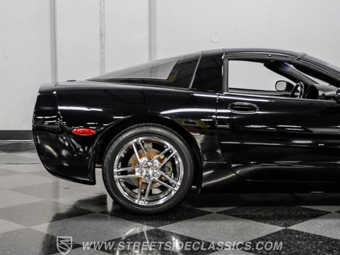 Used 2004 Chevrolet Corvette Coupe w/ Preferred Equipment Group image 27