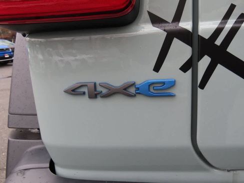 Used 2023 Jeep Wrangler Rubicon w/ Cold Weather Group image 9