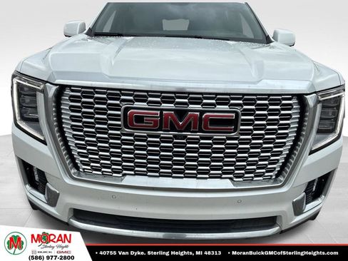 Used 2023 GMC Yukon Denali AWD/4WD image 2