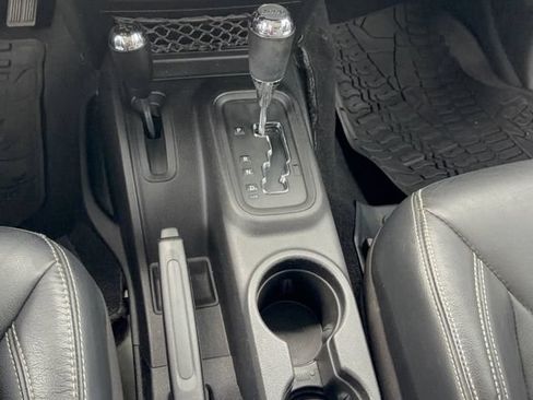 Used 2014 Jeep Wrangler Unlimited Sahara w/ Mopar Chrome Edition Group AWD/4WD image 23